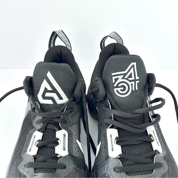 Nike Giannis Immortality 2 Basketball Shoe Holographic NWOT Black Size 10.5 main image 8